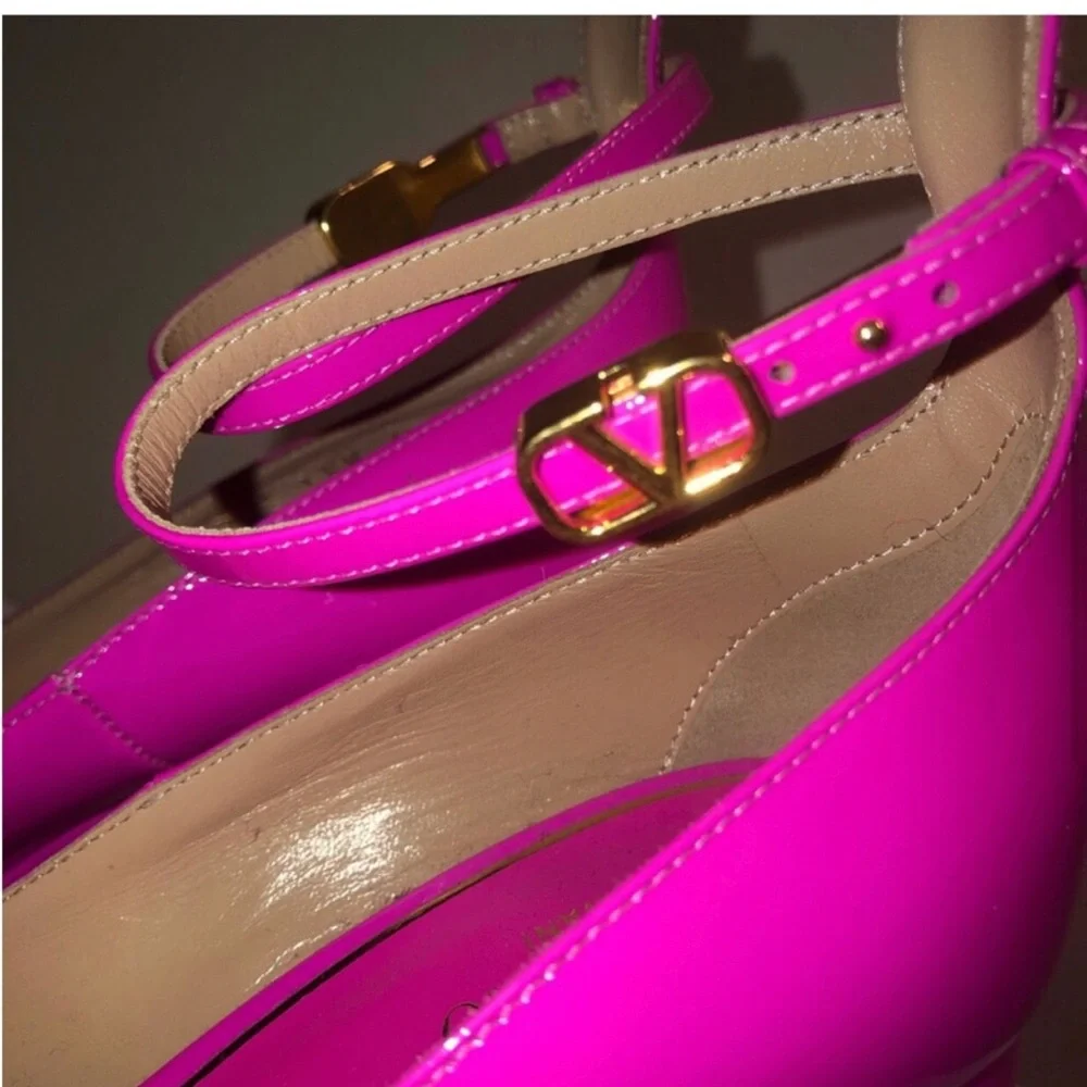 Valentino Garavani pink patent Tan Go platform pumps 38=8